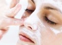 PEELING FYTYRE ME VEPRIM ZBARDHËS DHE MBROJTËS, (EKSKLUZIVE) PEELING FYTYRE ME VEPRIM ZBARDHËS DHE MBROJTËS, (EKSKLUZIVE)