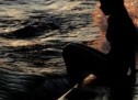 AJO ME VËSHTRIMIN E VEÇANTË… AJO ME VËSHTRIMIN E VEÇANTË…