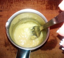 KREM BIO PËR HEQJEN E RRUDHAVE TË SYVE ME PROTEINA MËNDAFSHI, DYLL ULLIRI DHE… KREM BIO PËR HEQJEN E RRUDHAVE TË SYVE ME PROTEINA MËNDAFSHI, DYLL ULLIRI DHE…