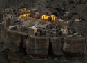 FOTO/ HAID AL-JAZIL, “MREKULLIA” E NDËRTUAR MBI SHKËMBINJ FOTO/ HAID AL-JAZIL, “MREKULLIA” E NDËRTUAR MBI SHKËMBINJ