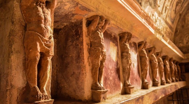 “FOLEJA E UJKUT”, SHTËPIA PUBLIKE MË NË ZË E POMPEIT TË LASHTË “FOLEJA E UJKUT”, SHTËPIA PUBLIKE MË NË ZË E POMPEIT TË LASHTË