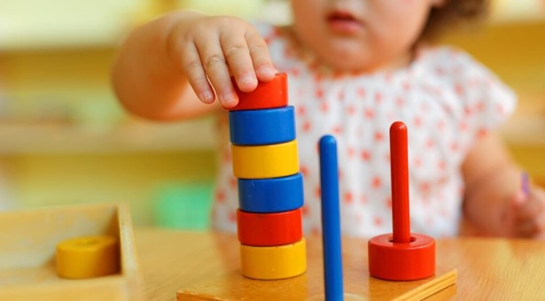 SI FUNKSIONON EDUKIMI MONTESSORI? SI FUNKSIONON EDUKIMI MONTESSORI?