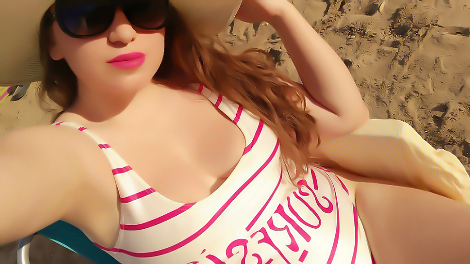 lorena-stroka-biografia-foto-bikini-kontakt-instagram-facebook-gjatesia-gazetare-books-poezi-height-bashkeshorti-albstroka-blog
